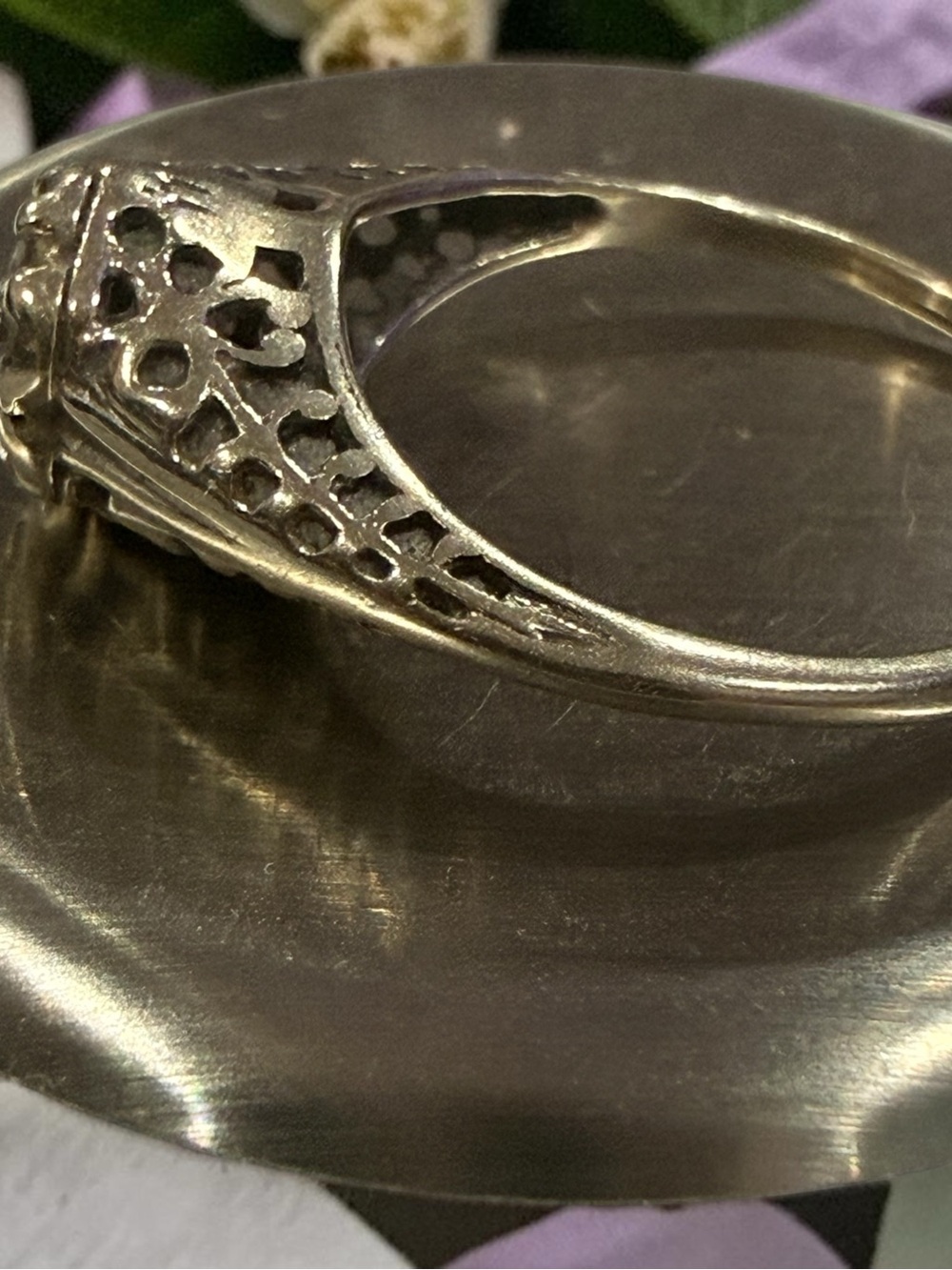 1930s Art Deco 14K White Gold Diamond Filigree Ring Size 6 - Picture 4 of 8